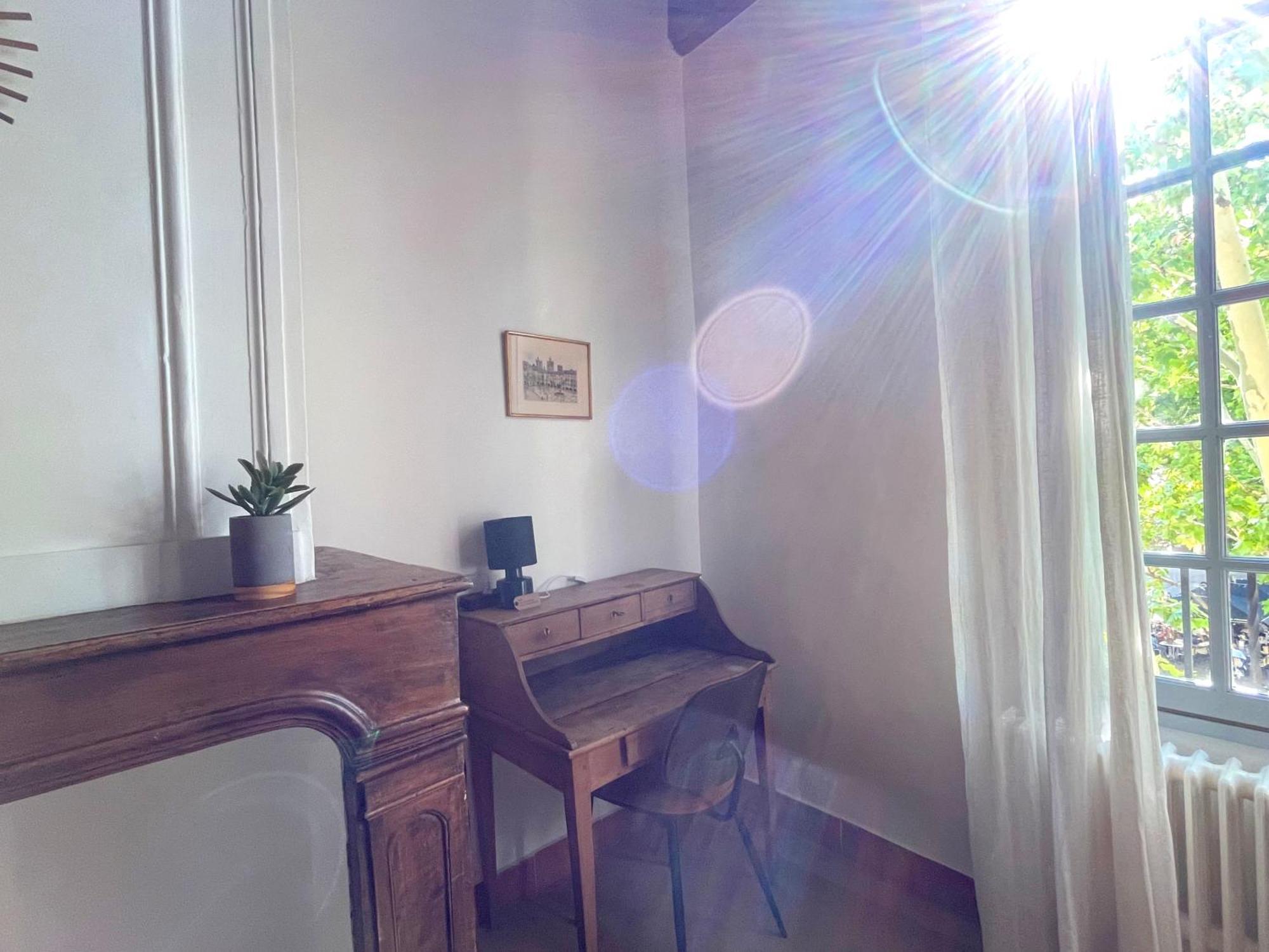 La Boheme Place Aux Herbes Uzès المظهر الخارجي الصورة
